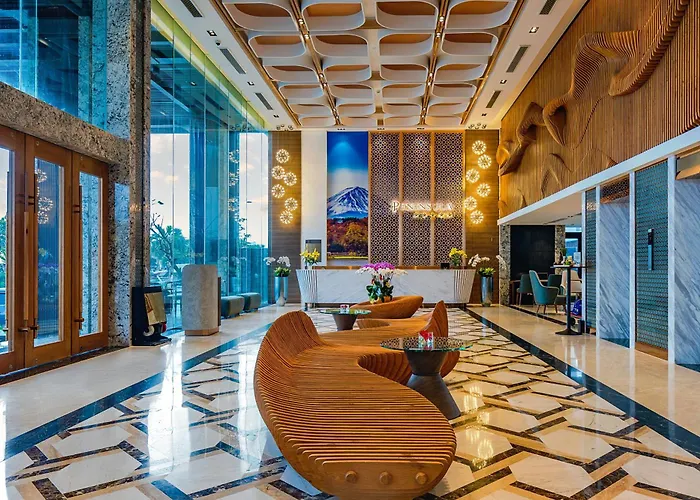 Peninsula Hotel Danang